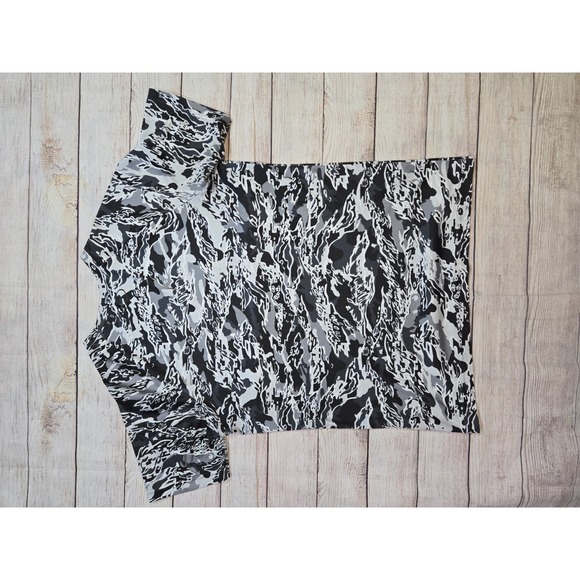 Under Armour Shirt Youth XL Black Logo Loose‎ Fit Black White Camo Athletic - Picture 6 of 6